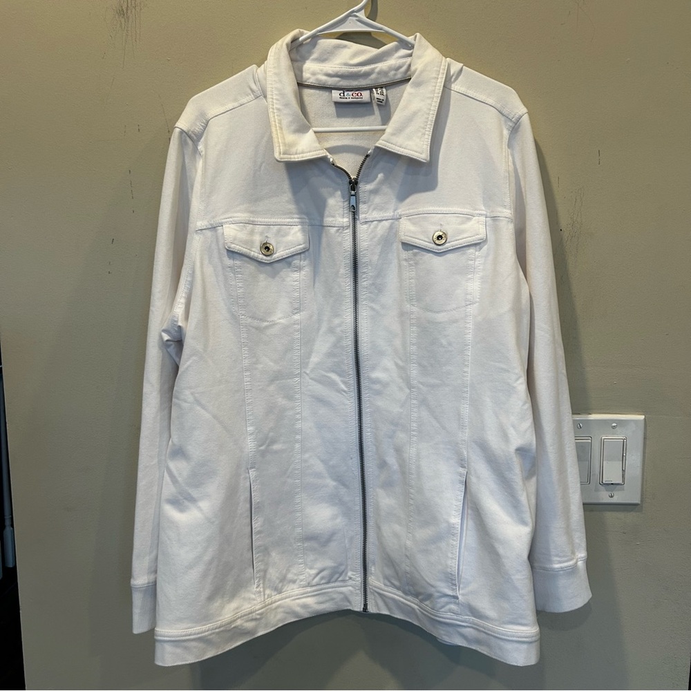 NWOT Denim&Co Women's White Zip-Up pockets Sweatshirt. Size 1X